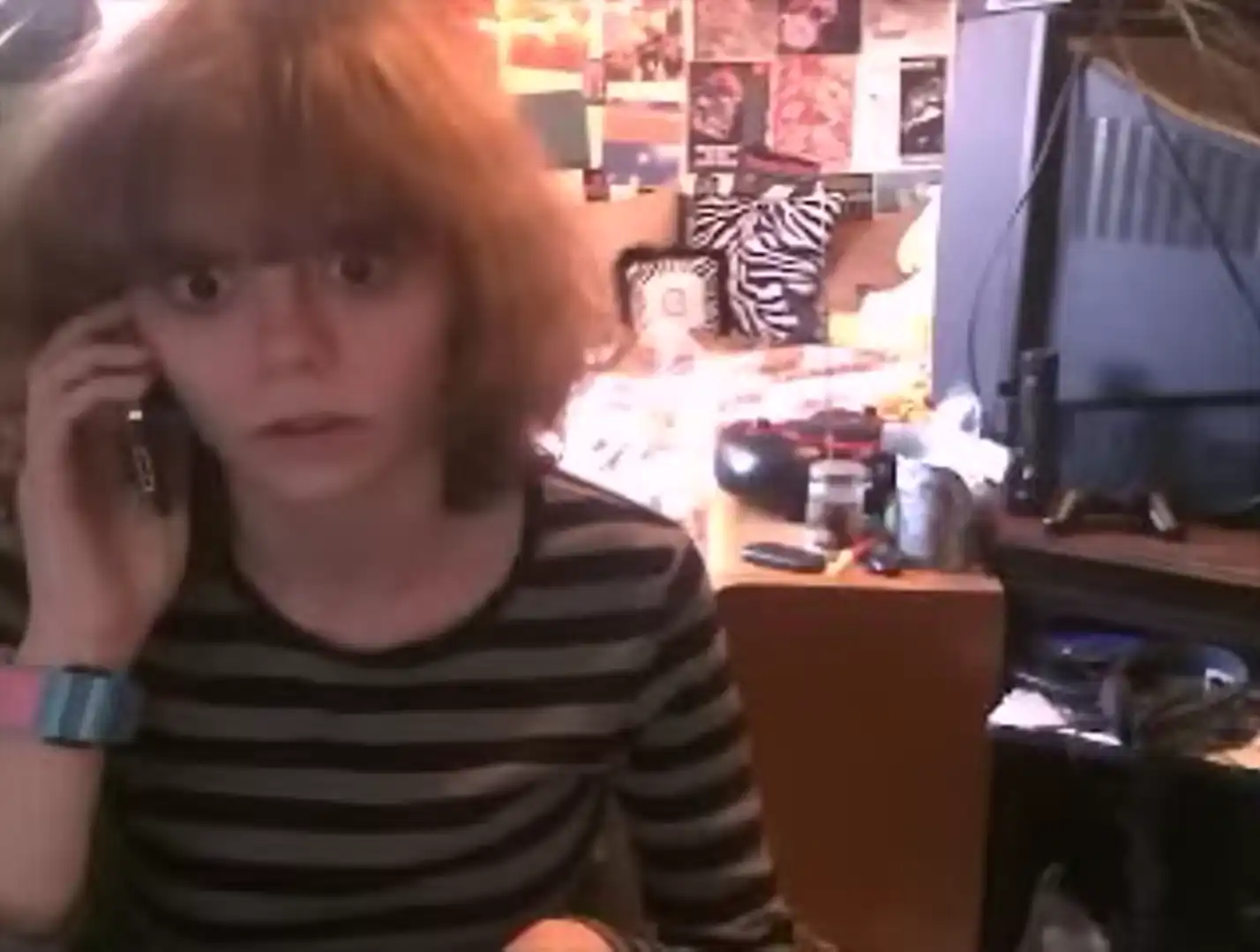 Путешественница во времени, архивный эксперимент, арт-перфоманс: феномен Brahkie как отражение ностальгии по поздним 00-ым